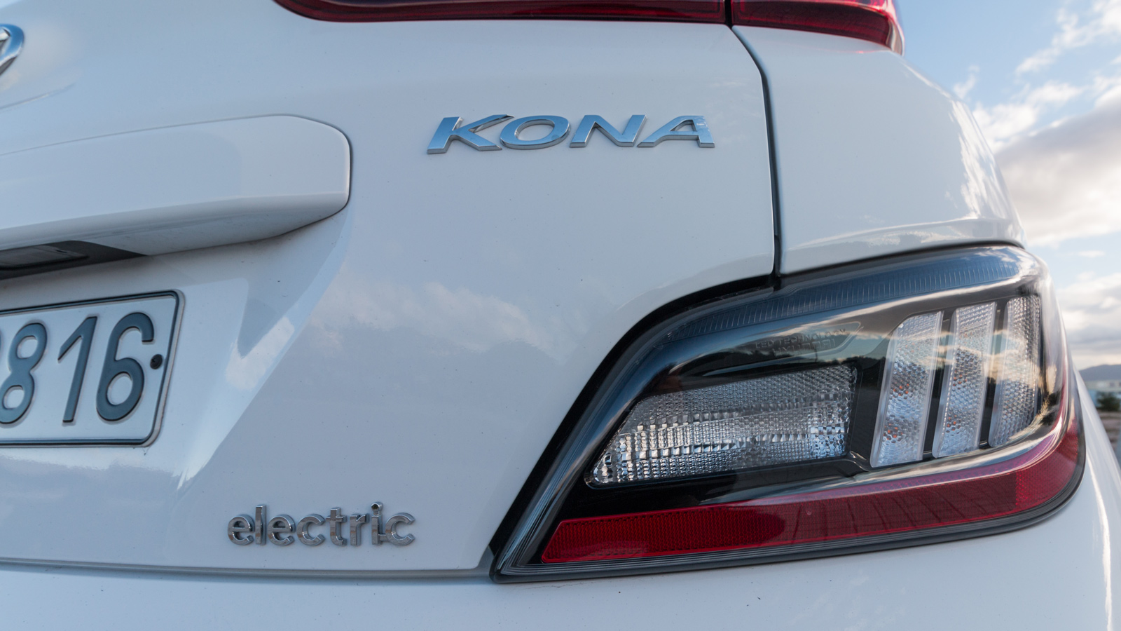 Hyundai Kona Electric 204PS: Με 484 χλμ αυτονομία, τέρμα το άγχος 